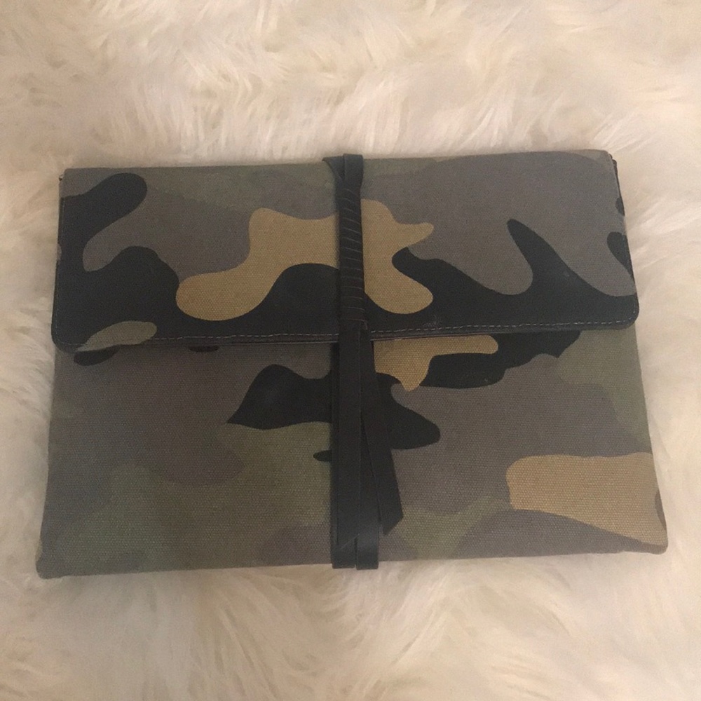 Stella and Dot Camouflage Clutch